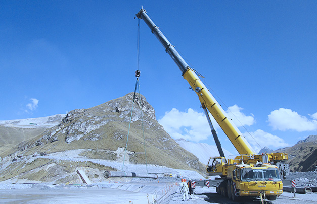 RETIRO DE TUBERÍA DE HDPE 28” INSTALADA EN LA CARA DE LA PRESA DE RELAVES