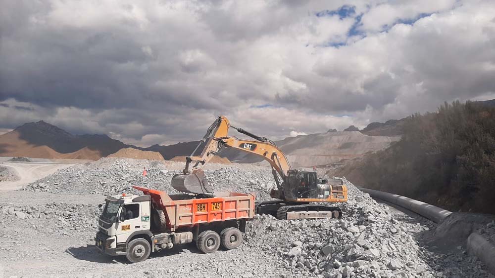 CONSTRUCCIÓN DE OBRAS CIVILES Y MOVIMIENTO DE TIERRAS