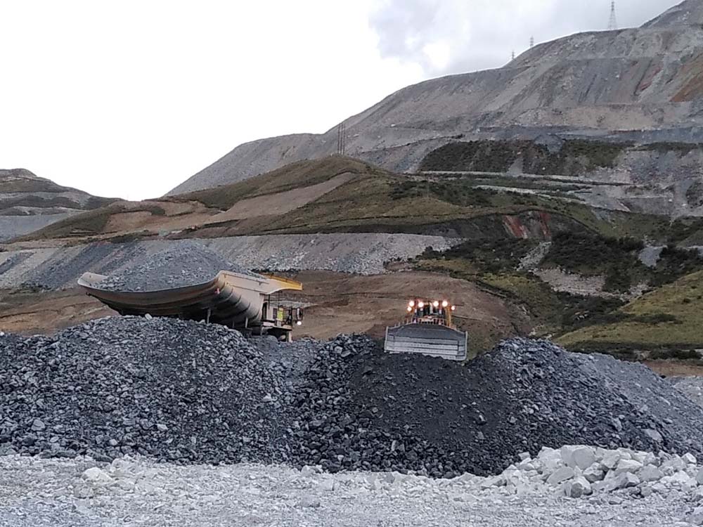 CONSTRUCCIÓN DE OBRAS CIVILES Y MOVIMIENTO DE TIERRAS